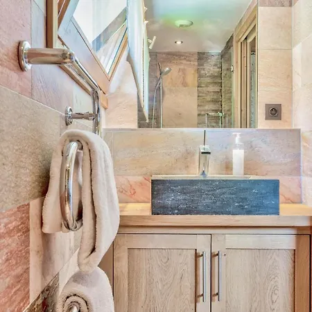 Chalet Chalet Joe Au Centre De - Homebooker Chamonix