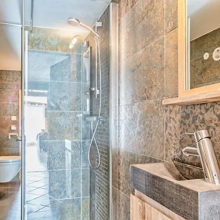 Chalet Joe Au Centre De - Homebooker Chalet Chamonix