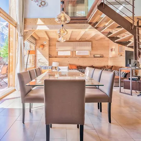 Chalet Joe Au Centre De - Homebooker Chamonix